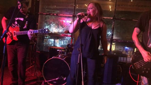 Bottled Memories Live at The Buck смотреть онлайн