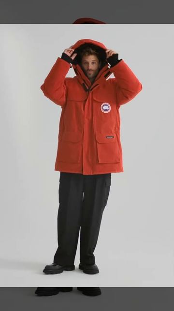 MENS EXPEDITION PARKA смотреть онлайн