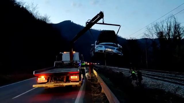 Podizanje vozila Volvo sa pruge .. Slep sluzba Zilić смотреть онлайн