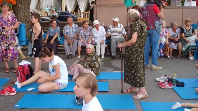 Песня Сергея Ларина «Живём и не живём» смотреть онлайн