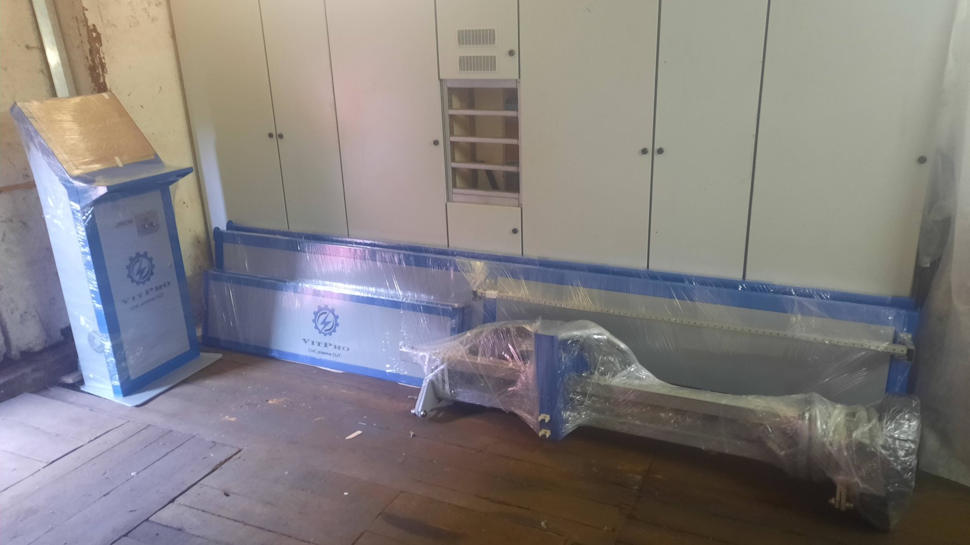 Сборка ЧПУ станка плазменной резки VitPro CNC с рабочим полем 1500×3000 мм.