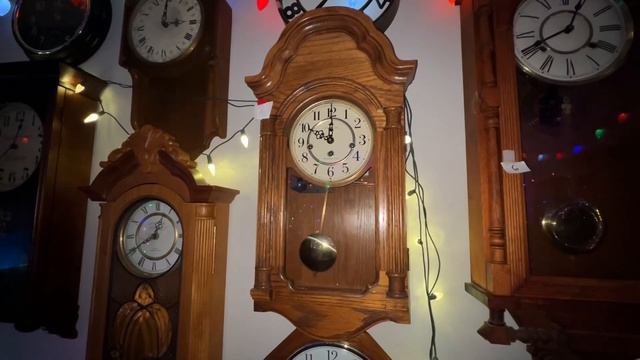 Howard Miller 613-226 Westminster Chime Wall Clock chimes 10 PM смотреть онлайн