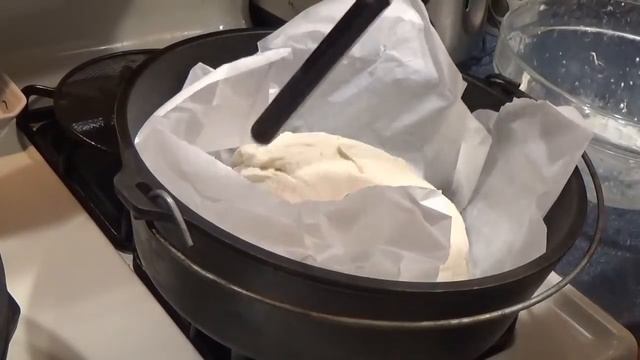 BEST EASY NO KNEAD BREAD in the DUTCH OVEN смотреть онлайн
