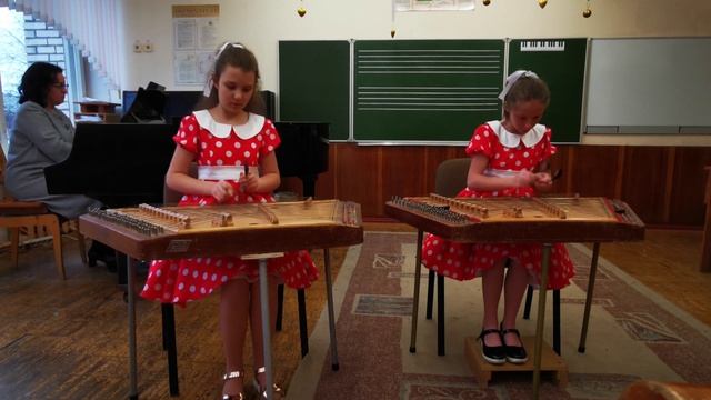 ансамбль цимбалистов Перезвоны смотреть онлайн