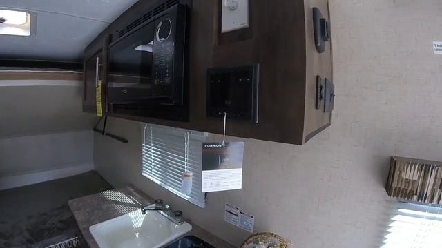 2018 Sportsmen 180TH Toyhauler KZ Lightweight смотреть онлайн