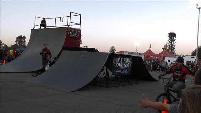 bakersfield fair 2013 bmx pros trick team stunt show смотреть онлайн