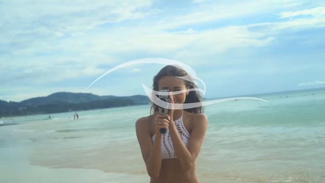 Beautiful Woman Holding Vintage 8mm Camera смотреть онлайн