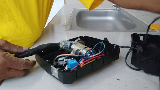 How To Repair The Portable  Digital Car Air Pump Hose