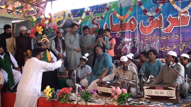 Saady Walun Dil Nazrana Rakh Ly by Moin Afzal Chand Qawal Urs Maari Shareef 2015 Sarbana Abbottabad смотреть онлайн