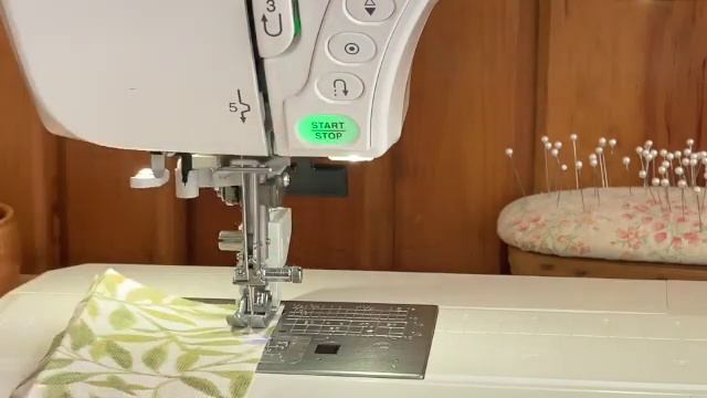 How to Sew Without the Foot Pedal on the Janome Memory Craft 8200 QCP Sewing Machine | Start Stop смотреть онлайн