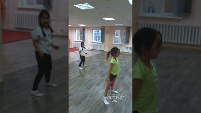 Aнгелочки ASTCITYBALLET Kids Младшая группа ангелов ( 6-7 лет ) #студиятанца #хореография смотреть онлайн