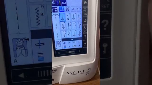 Topstitching with the Ditch Quilting Foot смотреть онлайн
