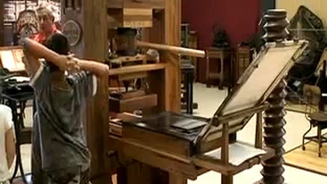 Демонстрация работы печатного станка Гуттенберга смотреть онлайн