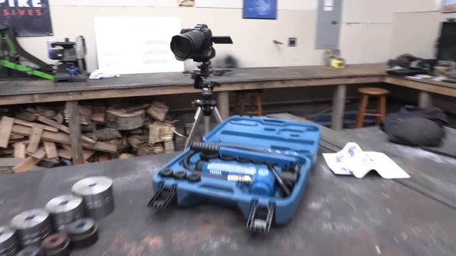 Adding Simple Steps To Your Rock Sliders. (Great Beginner welding Project). смотреть онлайн