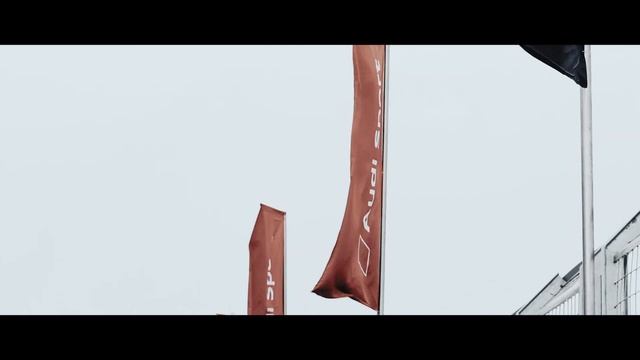 Audi Sport | Audi TT RS, RS 6 & R8 em ação no autódromo Velo Città смотреть онлайн