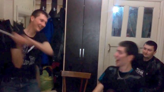 ПАРНИ ВЕСЕЛЯТСЯ !! смотреть онлайн