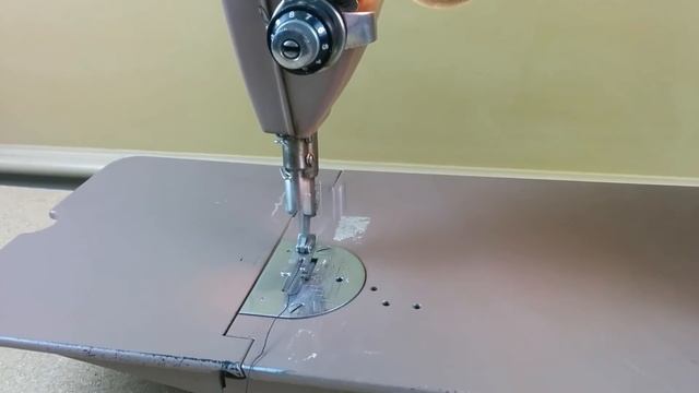 Vintage Singer Sewing Machine Model 301A Working смотреть онлайн