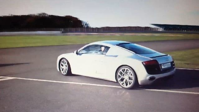 AUDI R8 PEDAL TO THE METAL !! смотреть онлайн