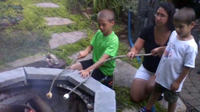 Roasting Marshmallows over a fire! смотреть онлайн