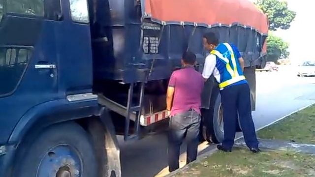 Lori tanah gajah malaya(7577)masuk perangkap wan mohammad(8717) смотреть онлайн