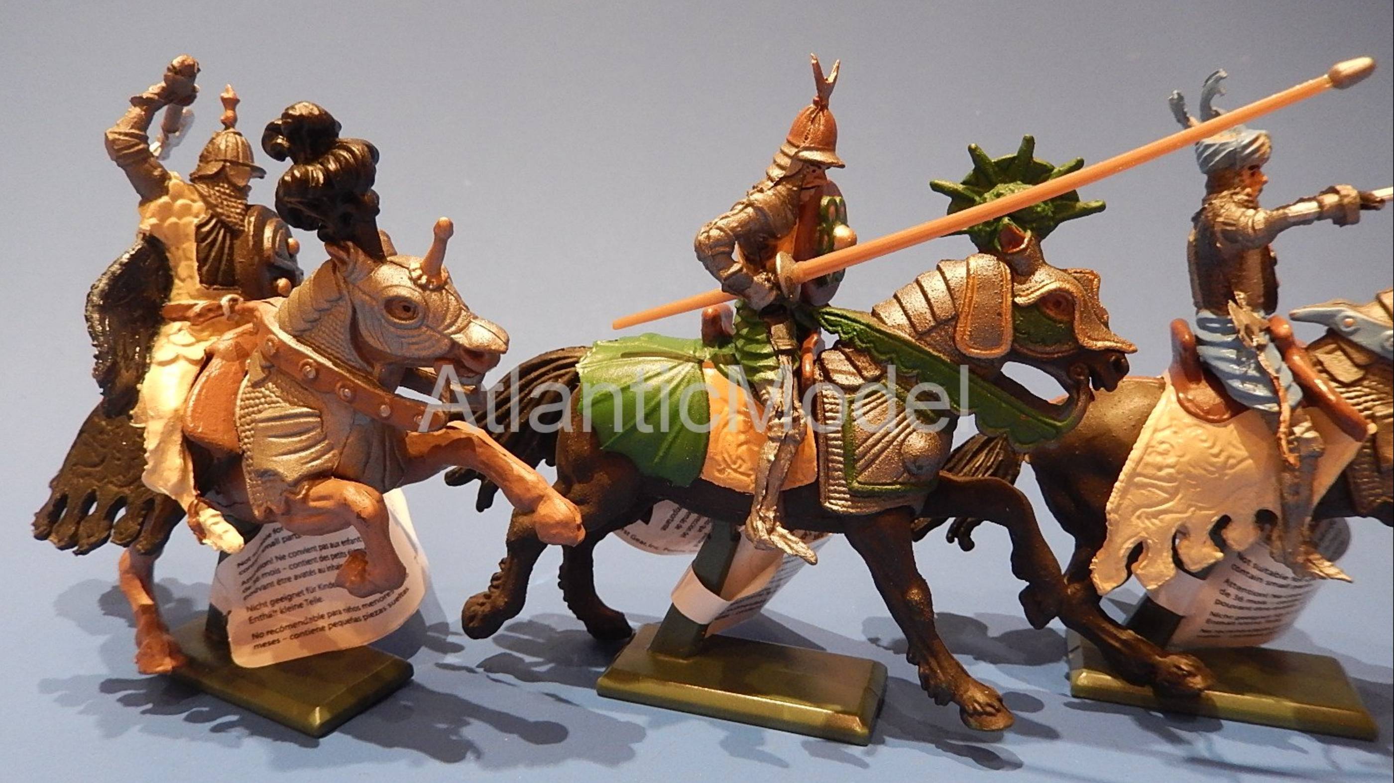 солдатики Britains Средневековые Конные сарацины набор 3 фигуры смотреть онлайн