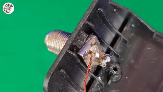 A strange idea to convert an old remote control to a digital antenna for DTV смотреть онлайн