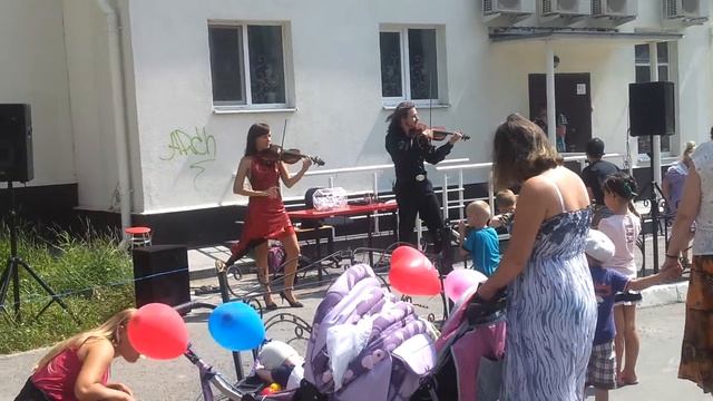 Скрипачи на улице Екатеринбург смотреть онлайн