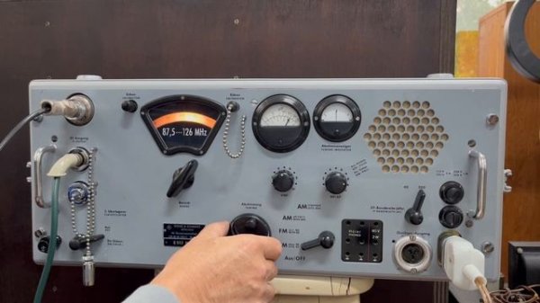 Rohde & Schwarz. ESM-180