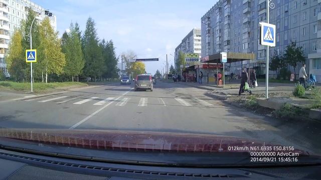 AdvoCam-FD8 Profi-GPS Red, день (1)