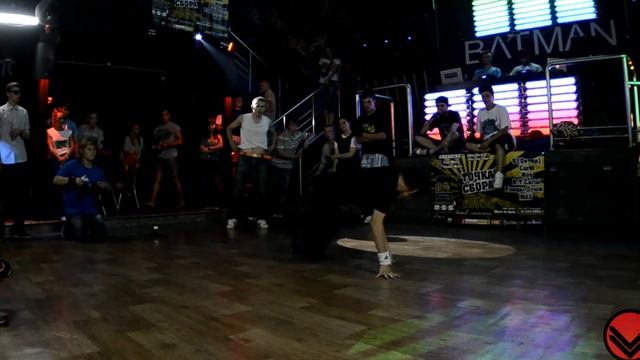 bboy Анчоус vs bboy Стасян vs bboy Mad (точка сбора) смотреть онлайн