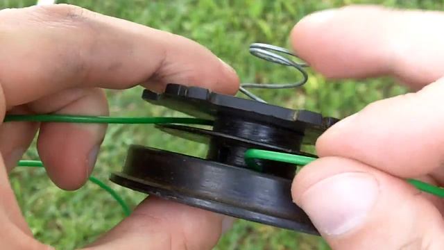 How To Reload String on a Homelite Trimmer смотреть онлайн