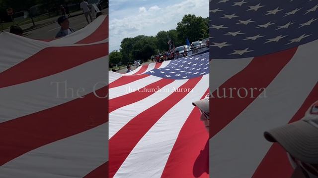 We have carried this giant flag in Aurora’s 4th of July parade for 20 years. смотреть онлайн
