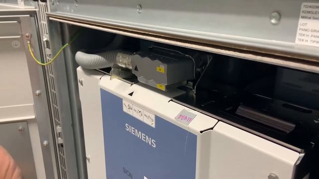 Siemens NX AIR VCB Insertion, Racking in & Closure смотреть онлайн