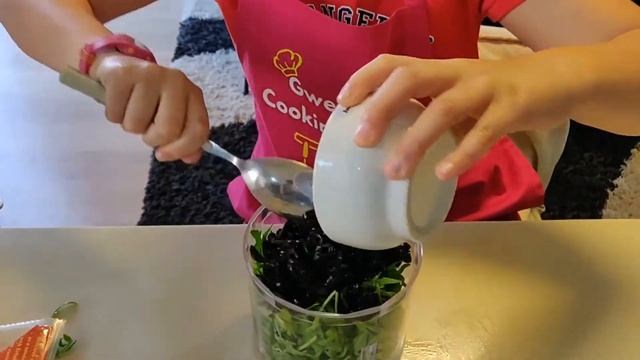 ROCKET, RICOTTA AND BLACK OLIVE DIP MADE BY GWEN'S COOKING CLUB смотреть онлайн