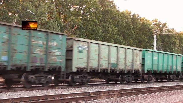 ВЛ80К-137 с грузовым поездом смотреть онлайн