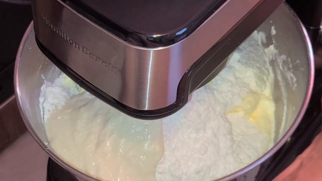New Orleans Creole cream cheese pound cake смотреть онлайн