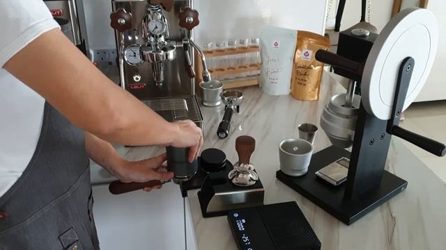 Hand Grinder HG-1 смотреть онлайн