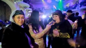 Феруза Жуманиёзова Худжанд вес зал танцует живой вступление 23.05.2023.