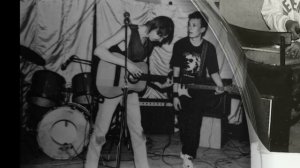 Макс Ильин - На высохших  листьях