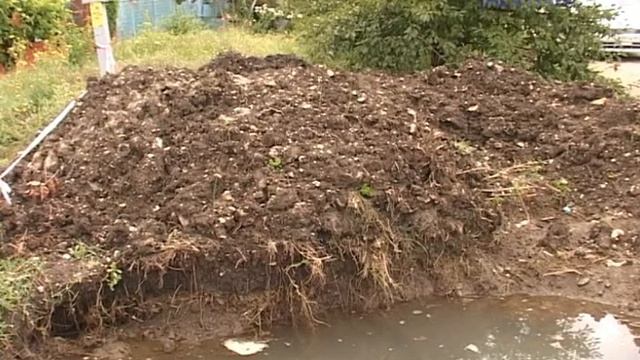 Чья вода утекает в землю? смотреть онлайн