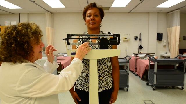 Measuring Weight & Height смотреть онлайн