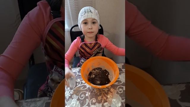 Печем кексики из готовой смеси, вкуснота. смотреть онлайн