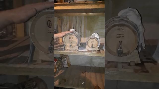 Unser leckerer roter Hauswein😁 смотреть онлайн