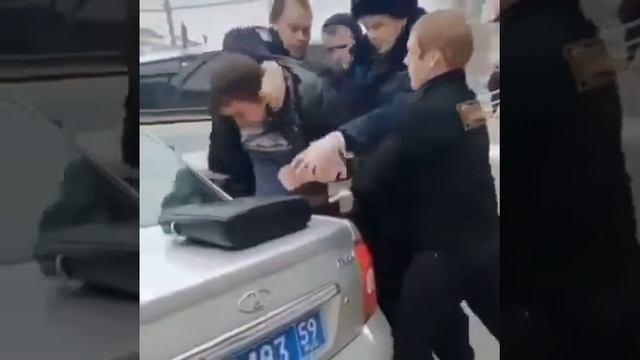 Охранник жжёт. смотреть онлайн
