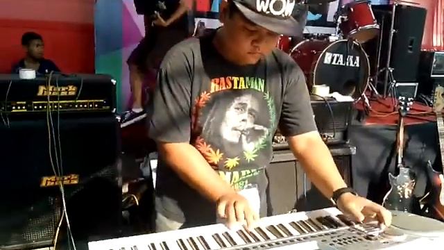 BERASTA - MAKA TERSENYUMLAH (cover monkey boots) смотреть онлайн