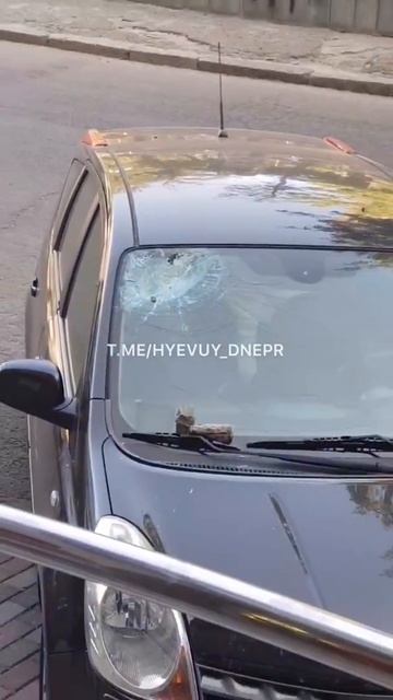 На Гоголя разбили лобовое стекло авто смотреть онлайн