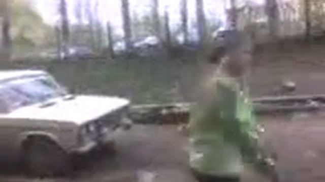 Я падаю в зелёной куртке(и это смешно).3gp смотреть онлайн