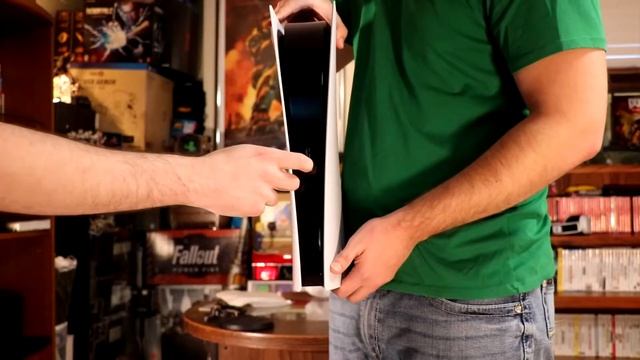 Playstation 5 Unboxing (Digital Edition): Side by Side Comparison to Disc Version + Previous Gens смотреть онлайн
