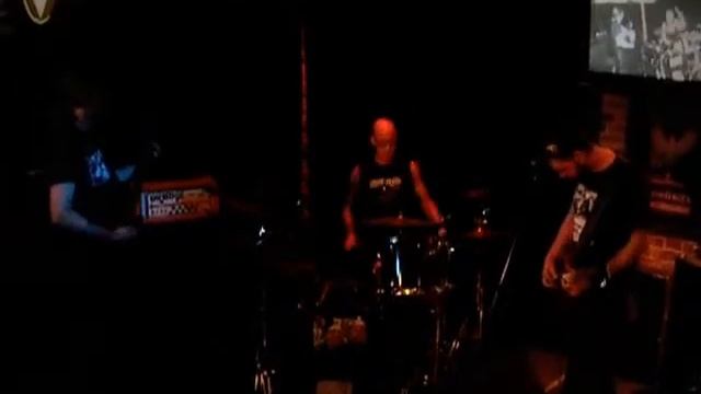 Copie de The Mighty Megalodon - 2 songs may 2013 Quebec city смотреть онлайн