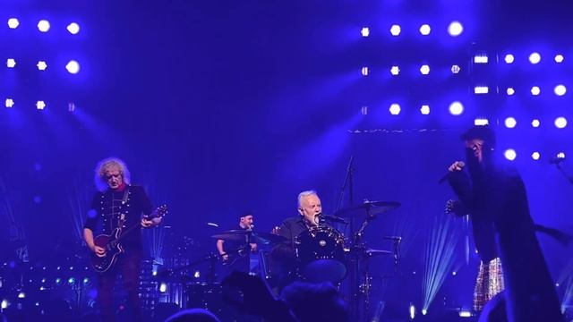 Queen & Adam Lambert O2 17.06.22 Under Pressure смотреть онлайн